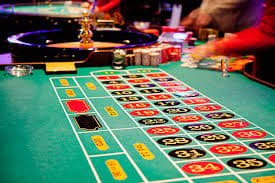 မြန်မာ National League ဘောလုံးပွဲ f61app Sportsbook တွင် live bet ချနေသောမြင်ကွင်း